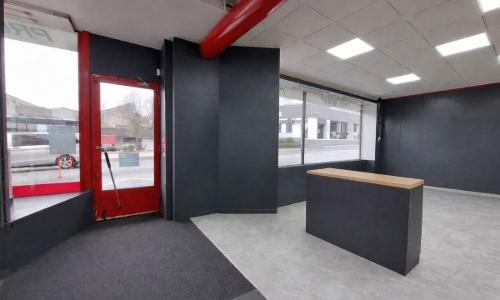 SUPERBE SURFACE COMMERCIALE DE 470M² SUR UN AXE TRÈS FRÉQUENTÉ — photo 2