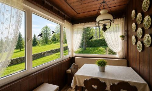 Deux chalets implantés sur une vaste parcelle ensoleillée — photo 4