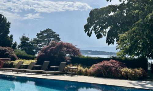Villa d'exception pieds dans l'eau