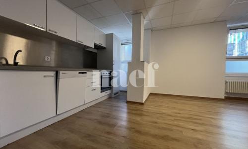 Vaste studio rénové au centre-ville — photo 3
