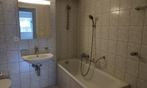 Bel appartement traversant partiellement rénové de 3.5 pièces située au rez-de-chaussée. — photo 5