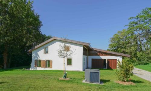 Superbe maison de 8 pièces entièrement rénovée avec double garage