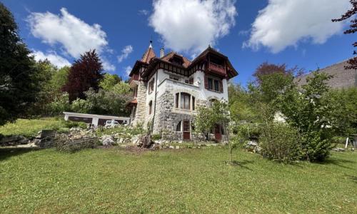 Propriété de caractère dans son écrin de verdure — photo 2