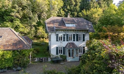 Essertines-sur-Rolle | Maison de charme et son annexe en zone village — photo 2