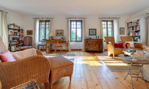 Essertines-sur-Rolle | Maison de charme et son annexe en zone village — photo 5