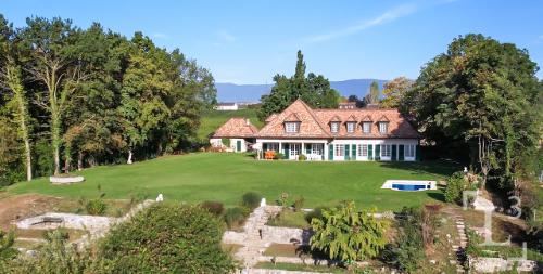 Propriété de caractère avec vaste jardin et vue sur le lac — photo 2