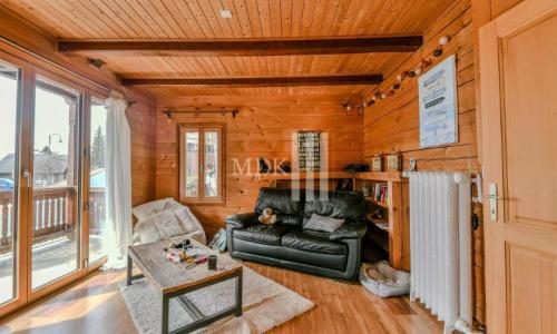 Magnifique chalet comprenant un appartement et un local commercial — photo 4