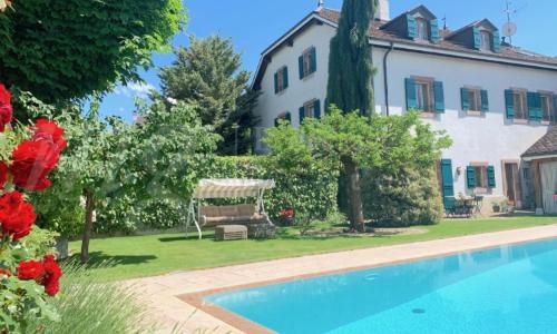 GRANDE MAISON DE MAITRE DE 12 PIECES AVEC BEAUCOUP DE CHARME - JARDIN PRIVATIF & PISCINE - 8 chambres — photo 2