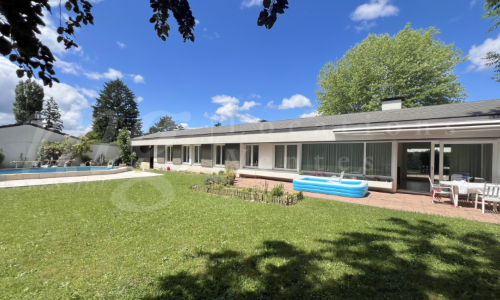 RAVISSANTE MAISON FAMILIALE - 5 CHAMBRES ! INDIVIDUELLE - GRAND JARDIN AVEC PISCINE