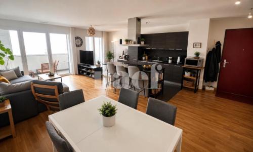 Bel appartement de 3.5 pièces au 6ème étage avec balcon
