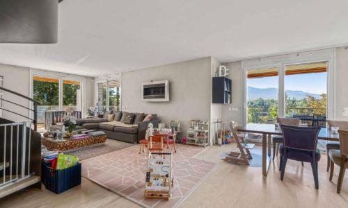 Duplex en pignon avec balcon et terrasse en rooftop — photo 2