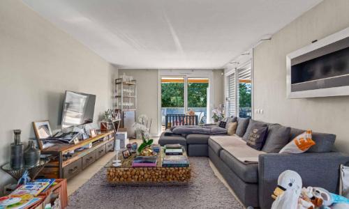 Duplex en pignon avec balcon et terrasse en rooftop — photo 3