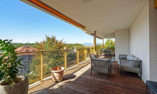 Duplex en pignon avec balcon et terrasse en rooftop — photo 5