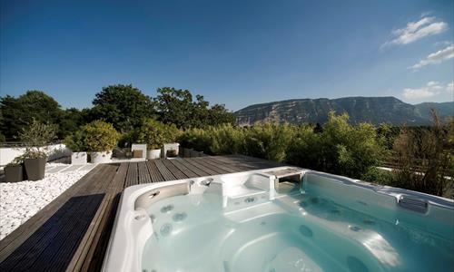 Duplex en pignon avec balcon et terrasse en rooftop