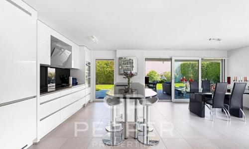 Splendide rez-de-jardin aux extérieurs remarquables — photo 4