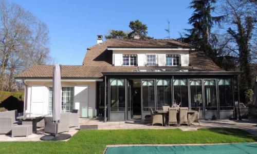 Magnifique villa individuelle avec piscine à Thônex Villette