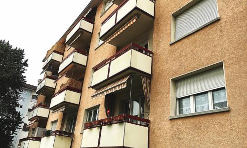 Appartement rénové de 2.5 pièces au rez-de-chaussée