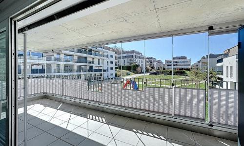 Appartement en sous-attique de 4.5 pièces avec grand balcon-terrasse