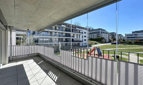 Appartement en sous-attique de 4.5 pièces avec grand balcon-terrasse — photo 4