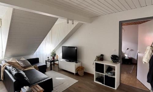 2.5 PIECES MEUBLE AU COEUR DE ROLLE