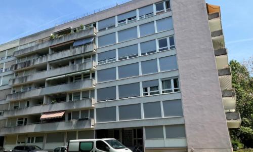 Grand appartement de 4 chambres au 6ème étage avec balcon 
