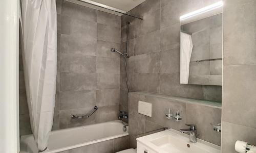 Bel appartement rénové de 3 pièces au 1er étage — photo 2
