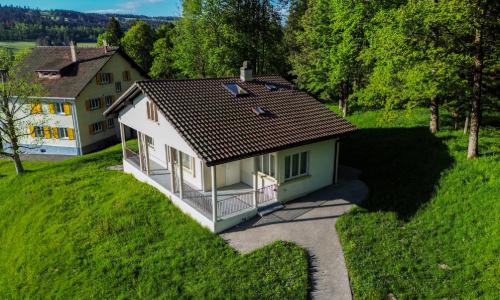 Charmante villa familiale dans un écrin de verdure
