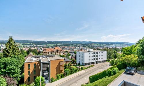 Appartement PPE de 4.5 pièces avec balcon et garage double
