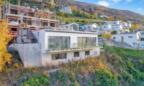 Villa neuve 2025 | Duplex 4.5p 151m² terrasse vitrée | Vue vallée du Rhône — Hauteurs de Sion