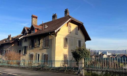 Immeuble locatif mitoyen à deux pas du centre-ville avec places de parc — photo 3