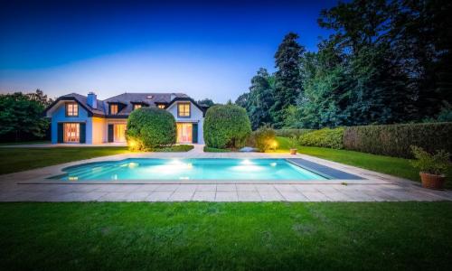 Magnifique propriété familiale avec piscine et vaste parcelle