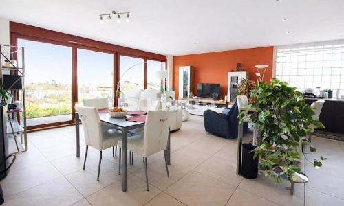 Confortable attique avec vue dégagée