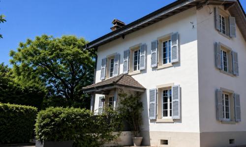 Maison de famille - 4 chambres et un petit jardin.