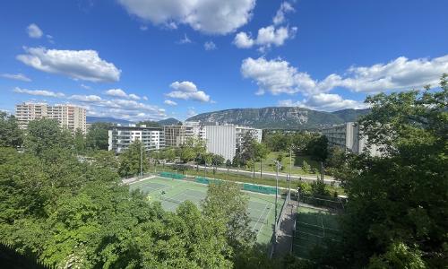 Quartier du Grand-Lancy, appartement lumineux de 4,5 pièces — photo 2