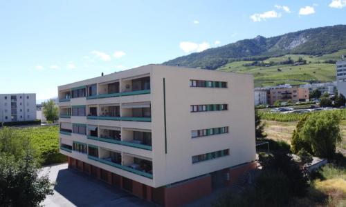 Sierre | Séduisants volumes pour cet appartement de 4,5 pièces à rénov
