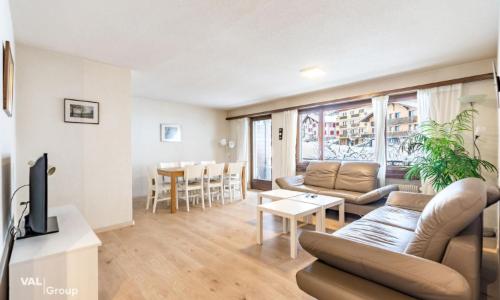 Appartement spacieux de 4,5 pièces à Eischoll - meublé, emplacement ensoleillé avec deux balcons