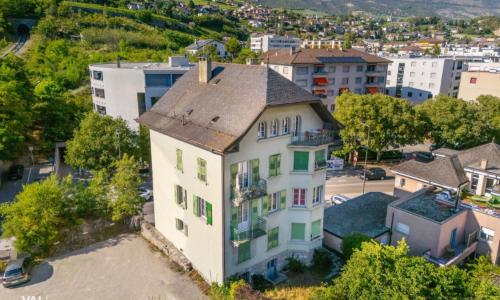 Charme et espace à deux pas du centre de Sierre