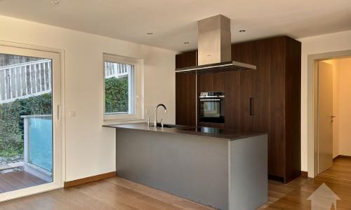 Spacieux 4.5 pièces et espace indépendant de 60 m2 !