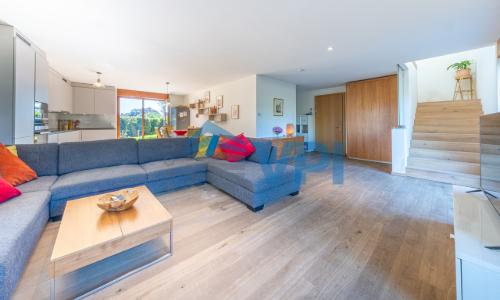 DUPLEX CONTEMPORAIN AVEC JARDIN PRIVATIF À SATIGNY