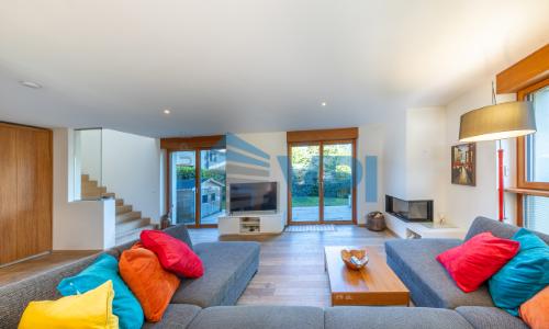 DUPLEX CONTEMPORAIN AVEC JARDIN PRIVATIF À SATIGNY — photo 4