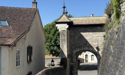 Maison de maître, charme et confort au coeur du village — photo 3