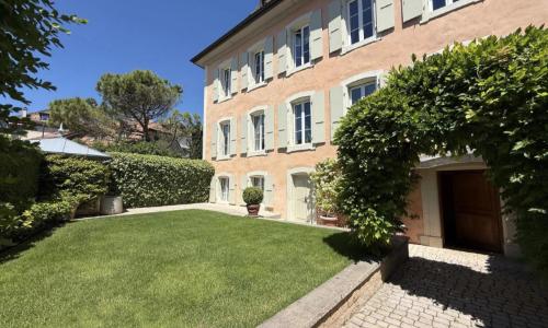 Maison de maître, charme et confort au coeur du village